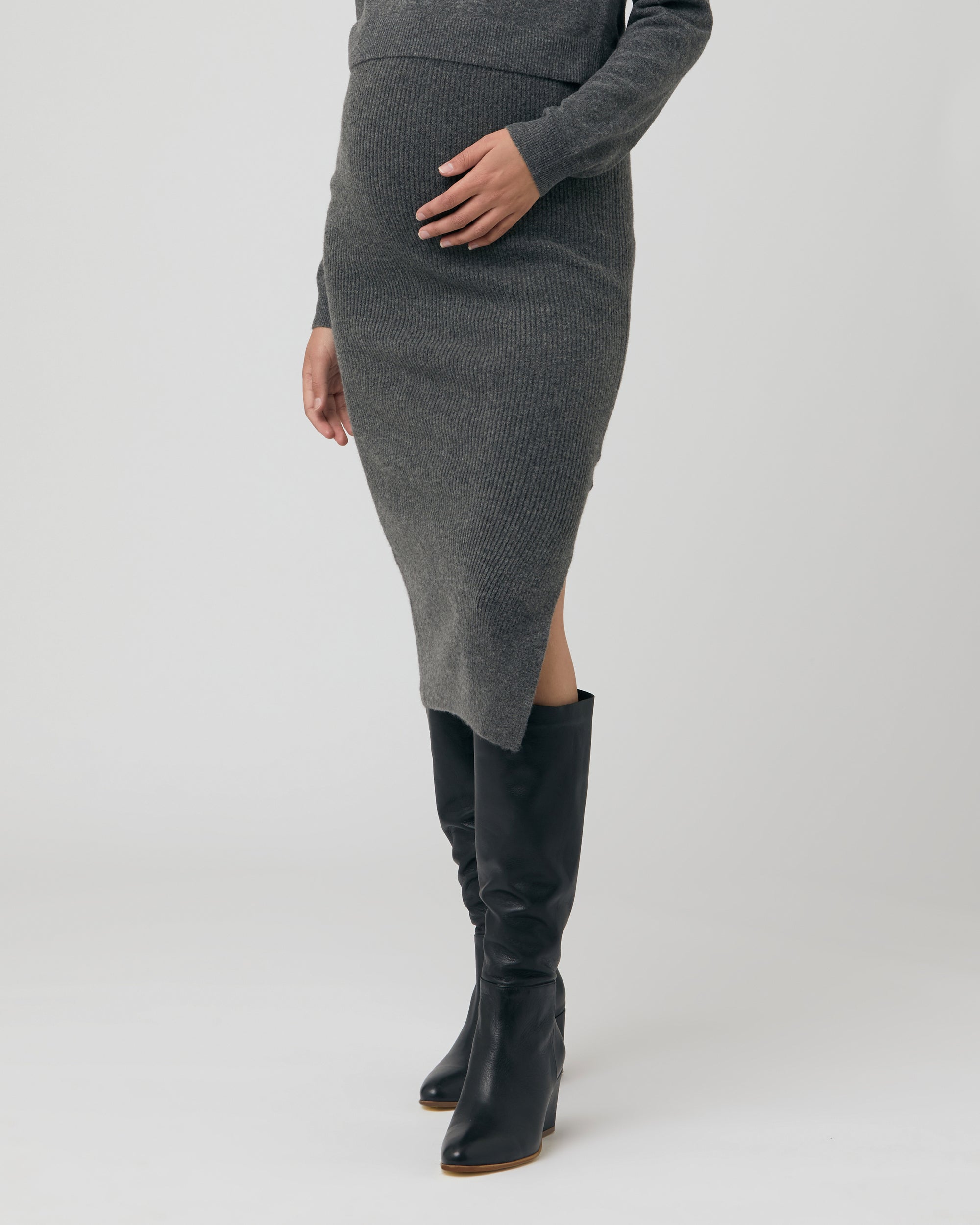 Charcoal gray outlet knit skirt