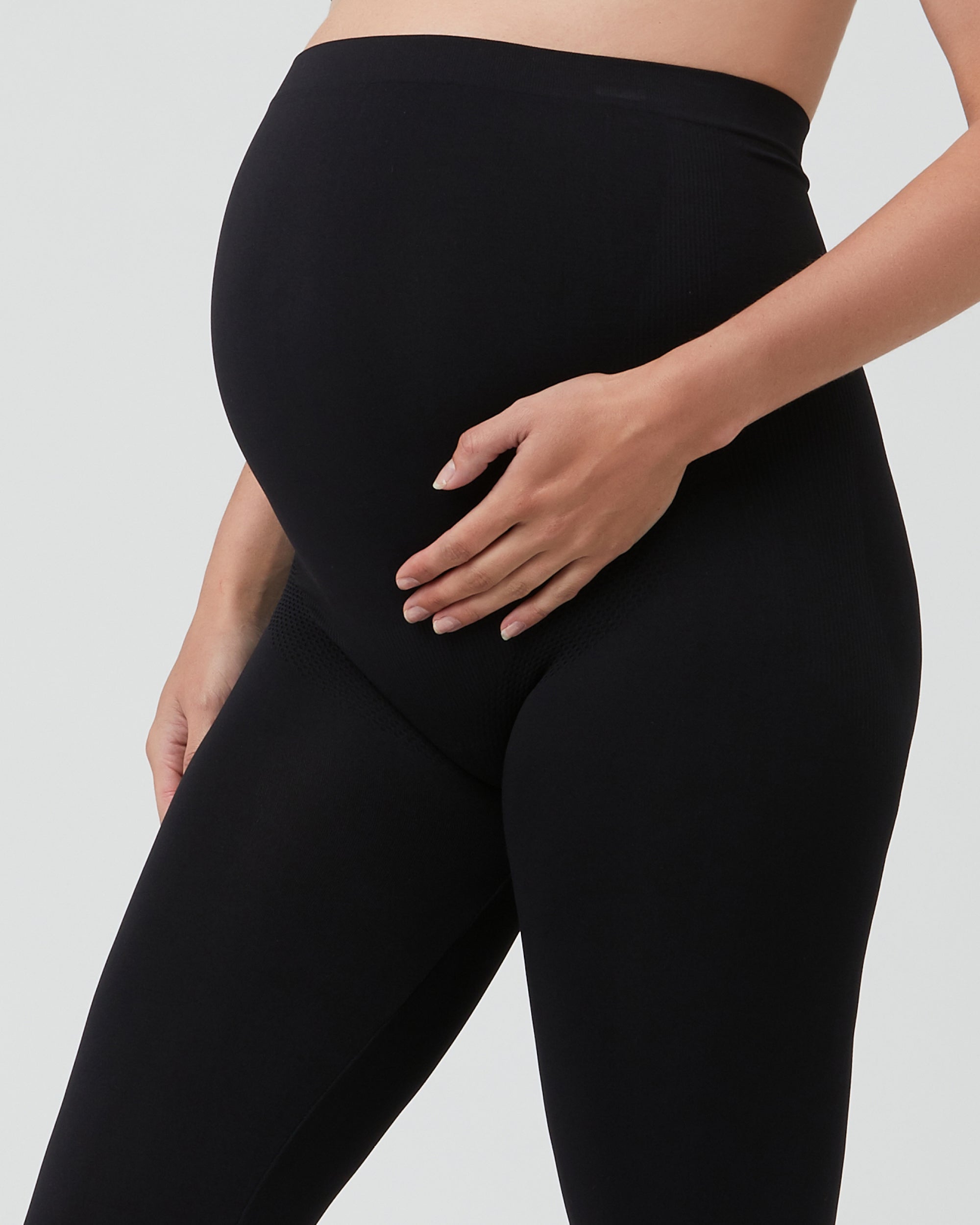 MAMARELLA Seamless Maternity Leggings with Underbelly Waistband, Black,  Seamless & Opaque Leggings During and After Pregnancy, Figure-Shaping and  Supportive, for Sports and Leisure, black : : Fashion